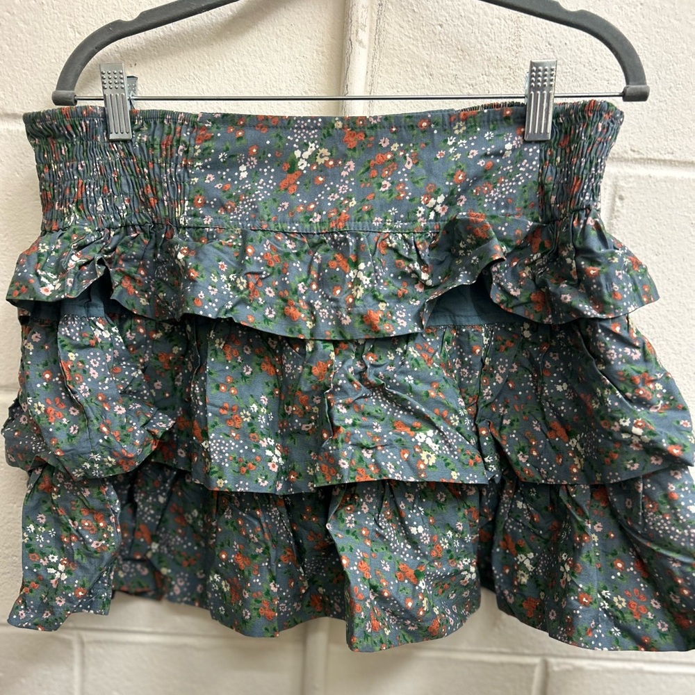 Woman’s fire portfolio xl ruffled zippered blue stretchy skirt with flowers